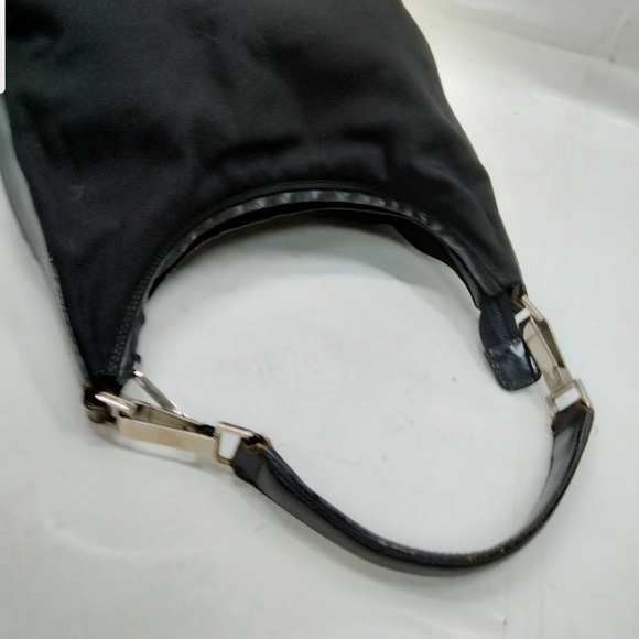 Authentic Gucci nylon purse - Picture 4 of 14